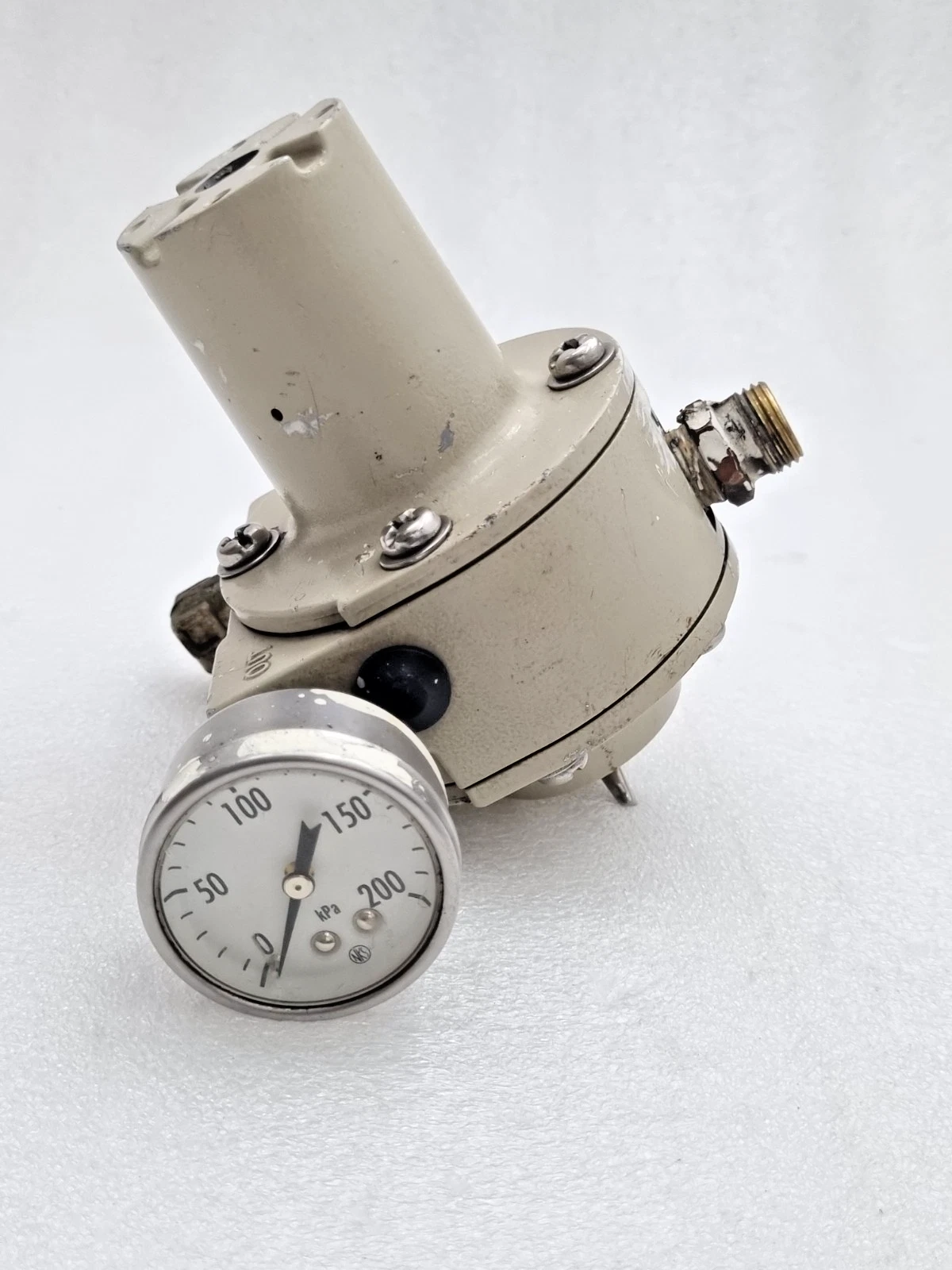 Azbil KZ03-1A Air Regulator In Max. 970kPa Out. 140kPA Made In Japan KZ03-1A